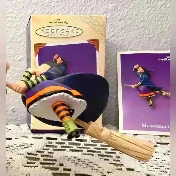 Hallmark Keepsake 2003 “ Mesmerelda”  Halloween Witch ornament - Picture 5 of 8